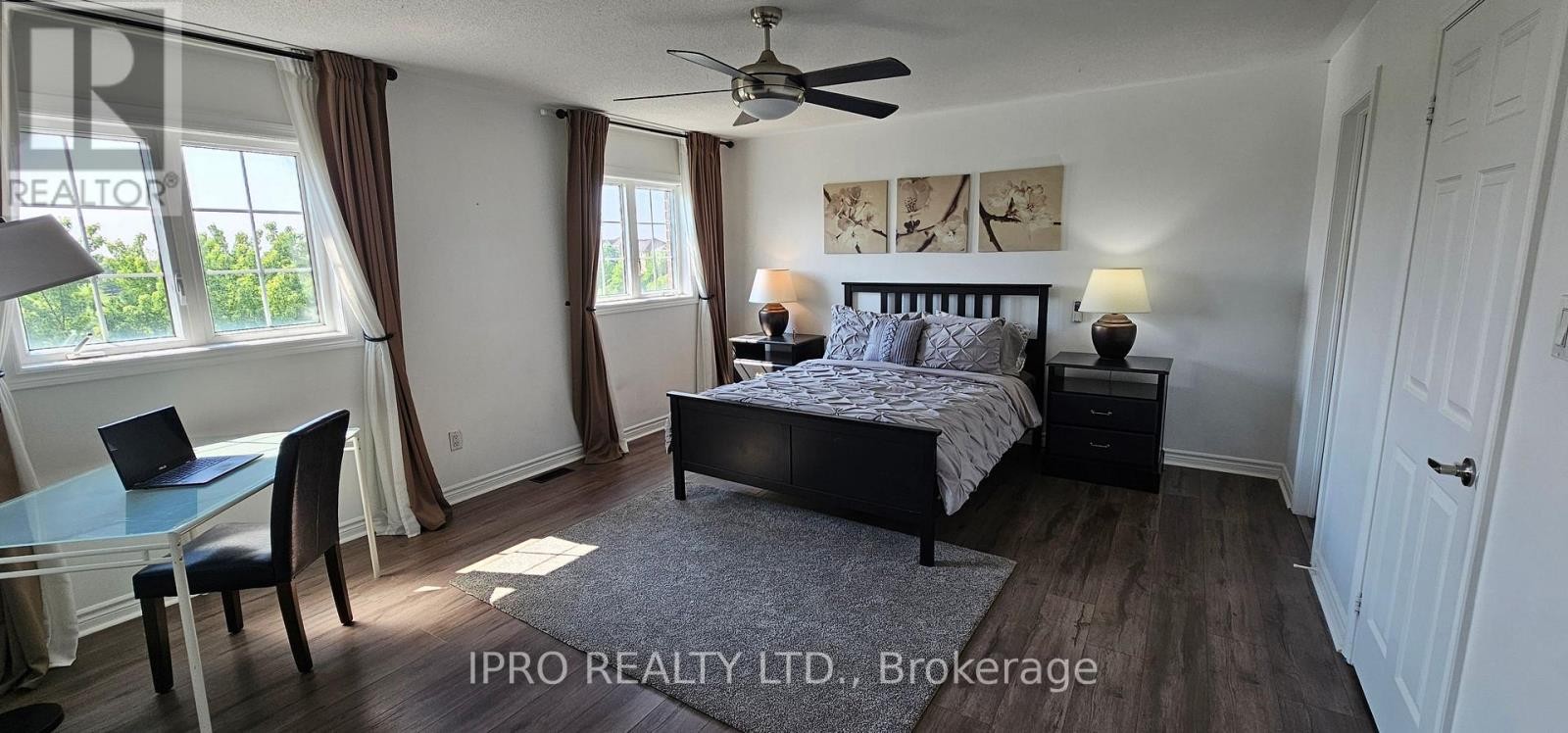 












355 HOBBS CRESCENT

,
Milton (CL Clarke),




Ontario
L9T0J3

