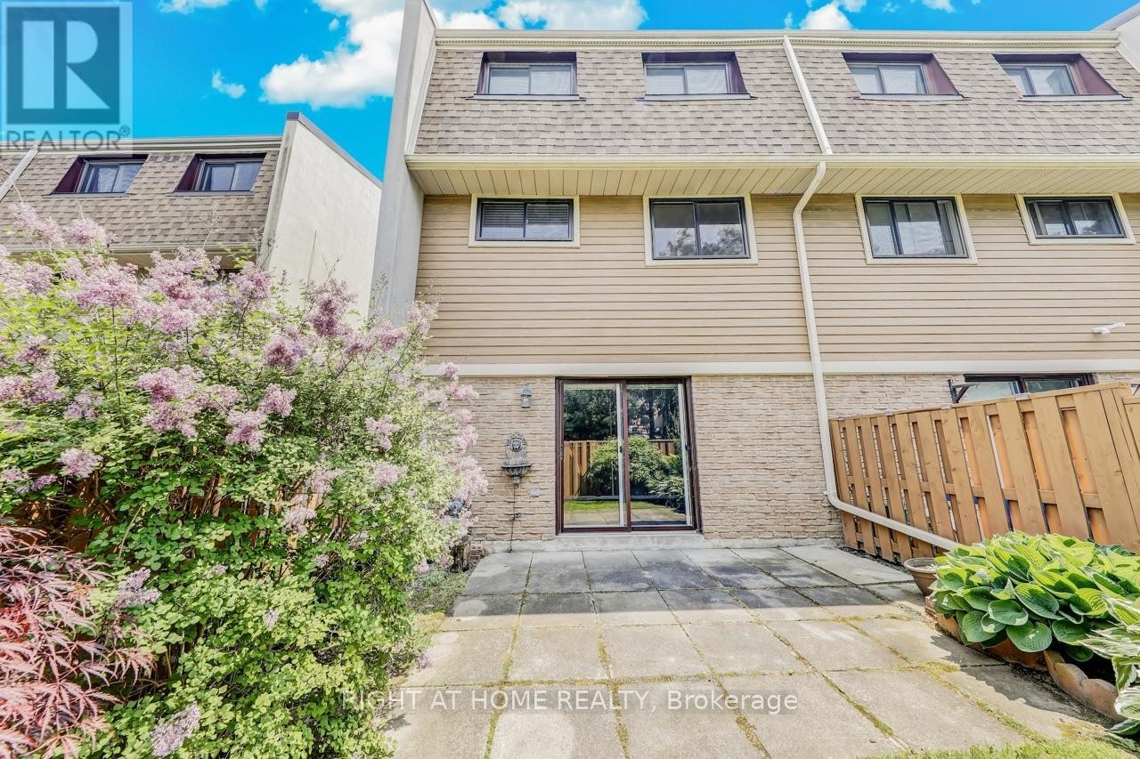 












9 - 9 ASHTON CRESCENT

,
Brampton (Central Park),




Ontario
L6S3J9

