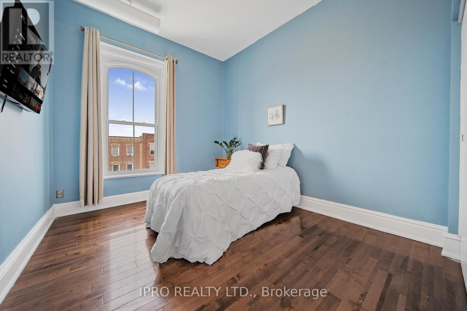 












2 - 166 BROADWAY AVENUE

,
Orangeville,




Ontario
L9W1K3

