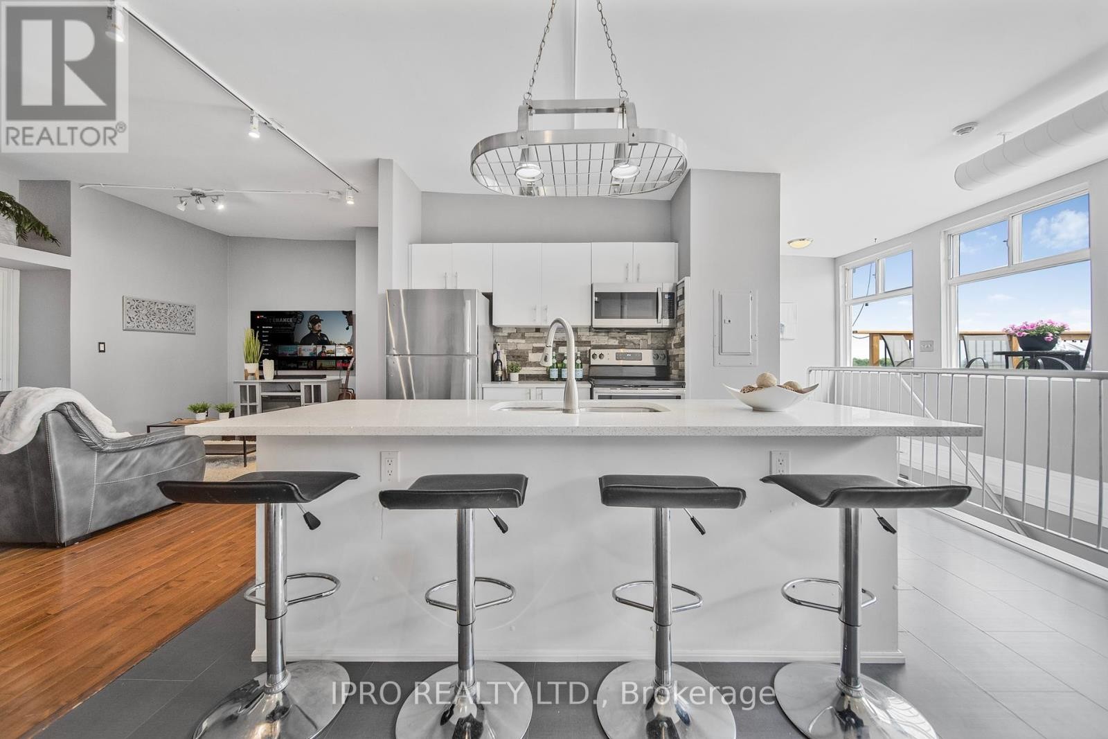 












2 - 166 BROADWAY AVENUE

,
Orangeville,




Ontario
L9W1K3

