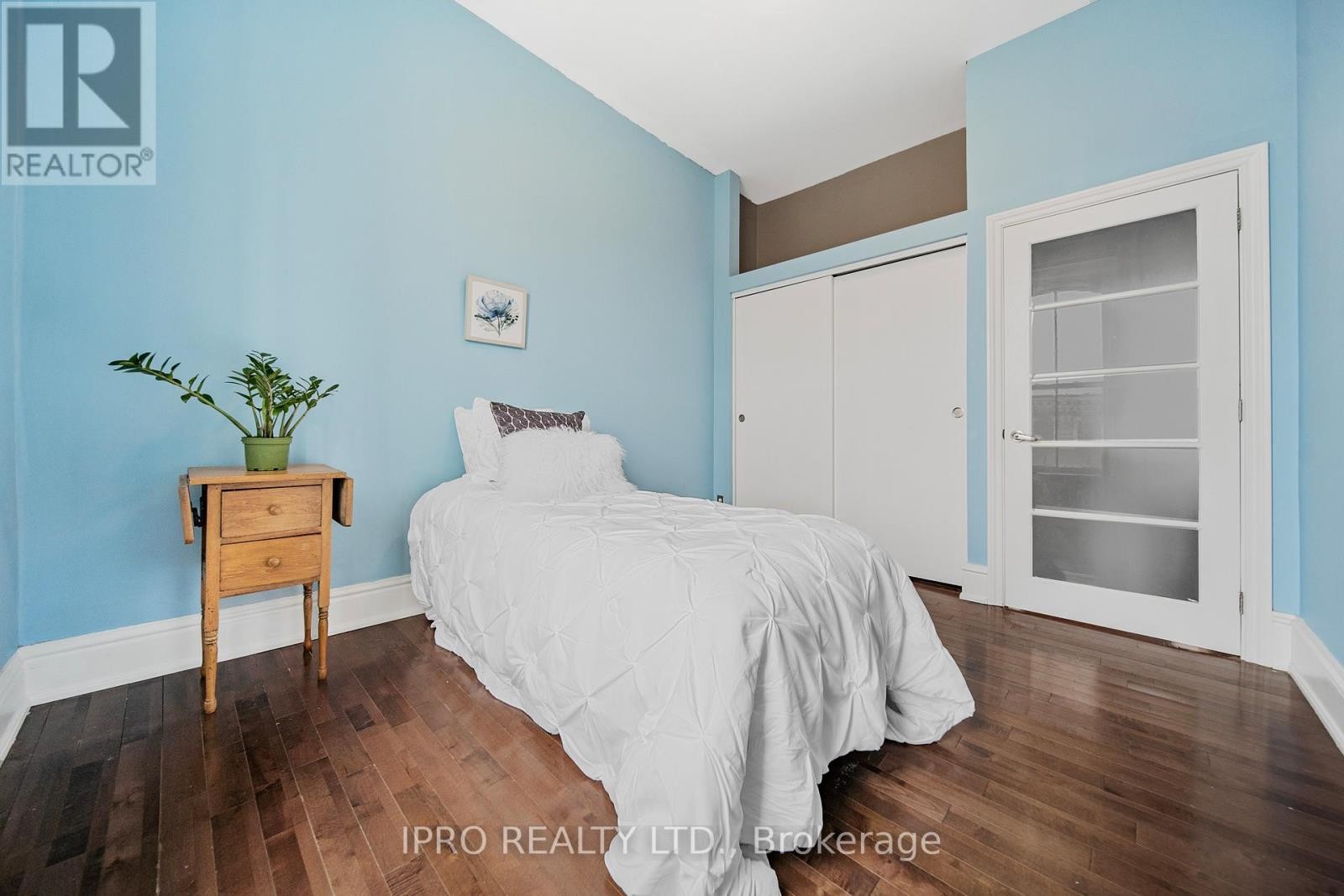 












2 - 166 BROADWAY AVENUE

,
Orangeville,




Ontario
L9W1K3

