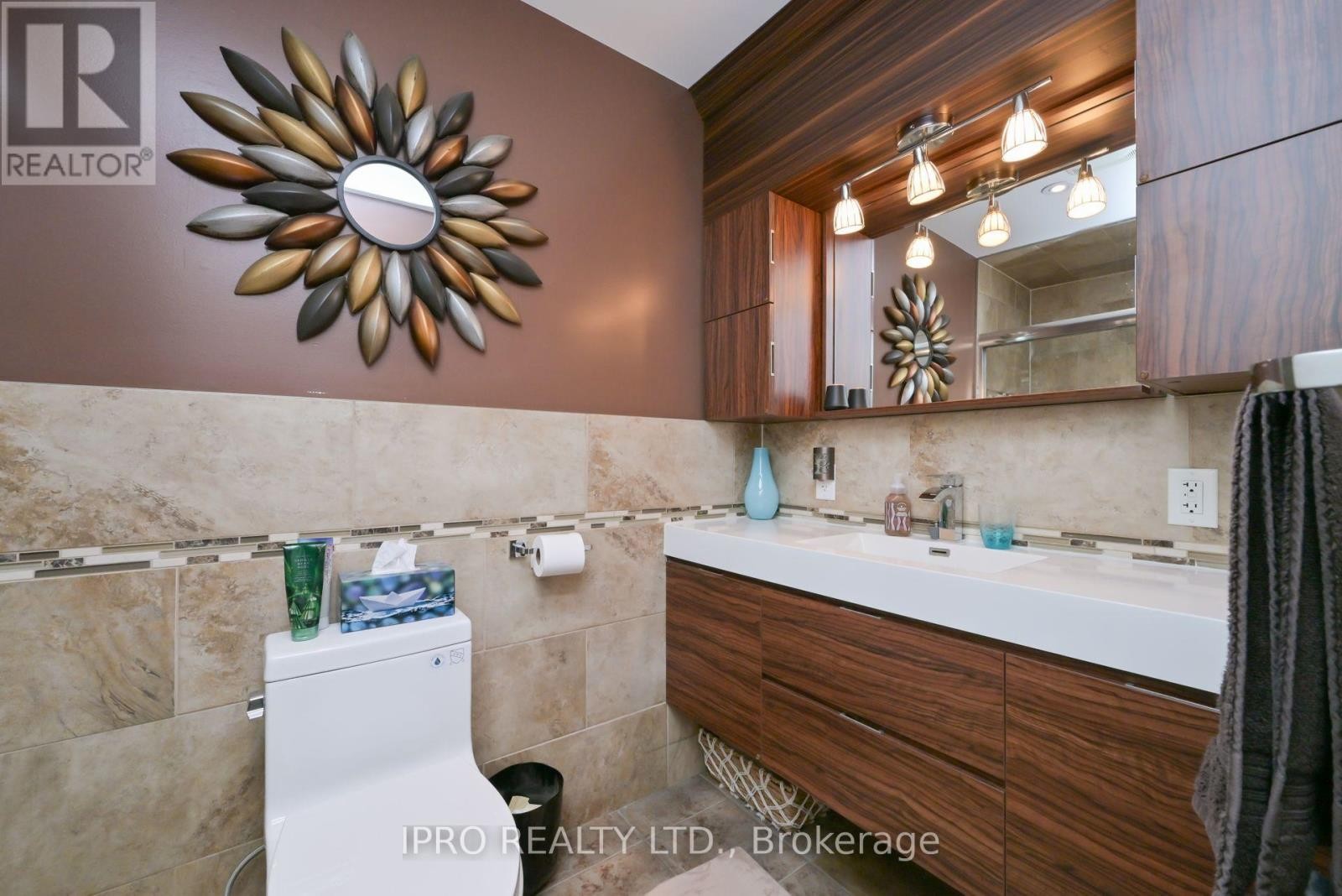 












44 MARBLEHEAD CRESCENT

,
Brampton (Central Park),




Ontario
L6S2V1

