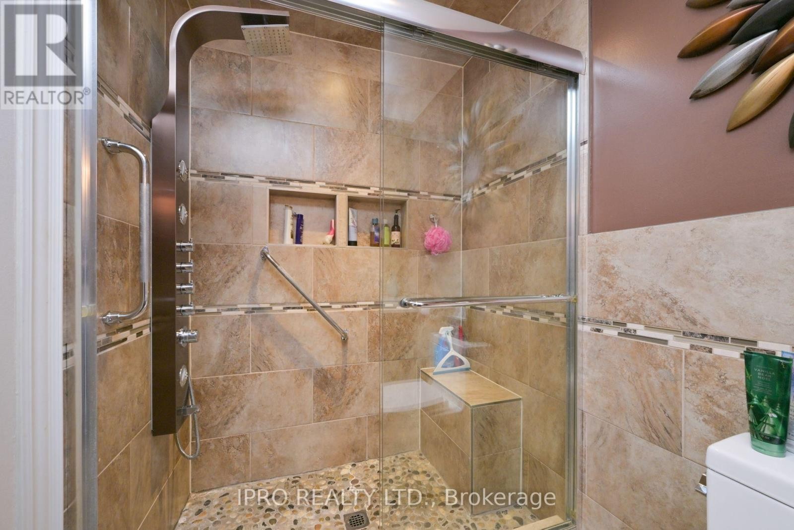 












44 MARBLEHEAD CRESCENT

,
Brampton (Central Park),




Ontario
L6S2V1

