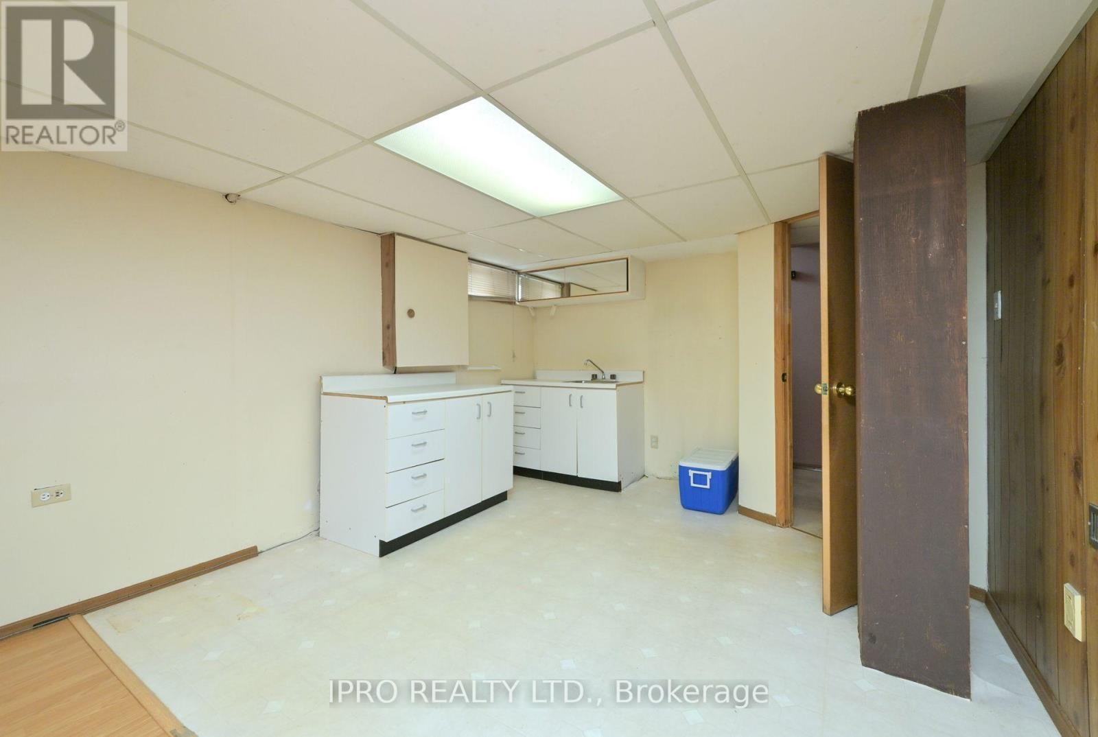 












44 MARBLEHEAD CRESCENT

,
Brampton (Central Park),




Ontario
L6S2V1

