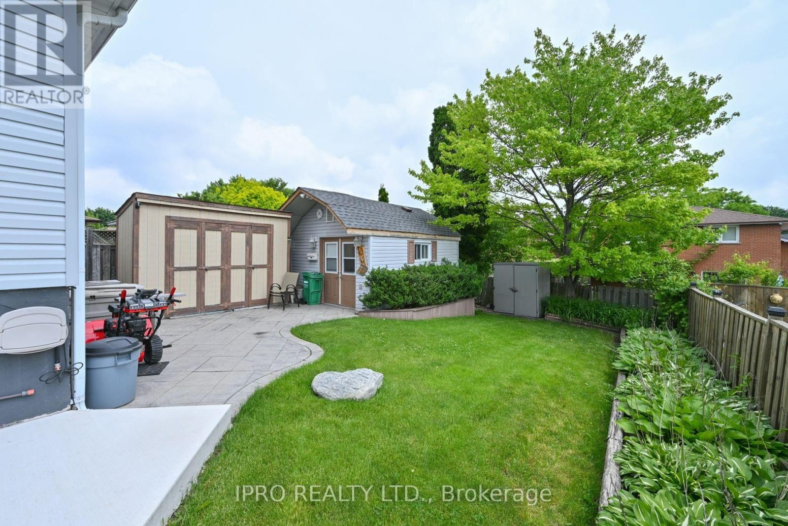 












44 MARBLEHEAD CRESCENT

,
Brampton (Central Park),




Ontario
L6S2V1

