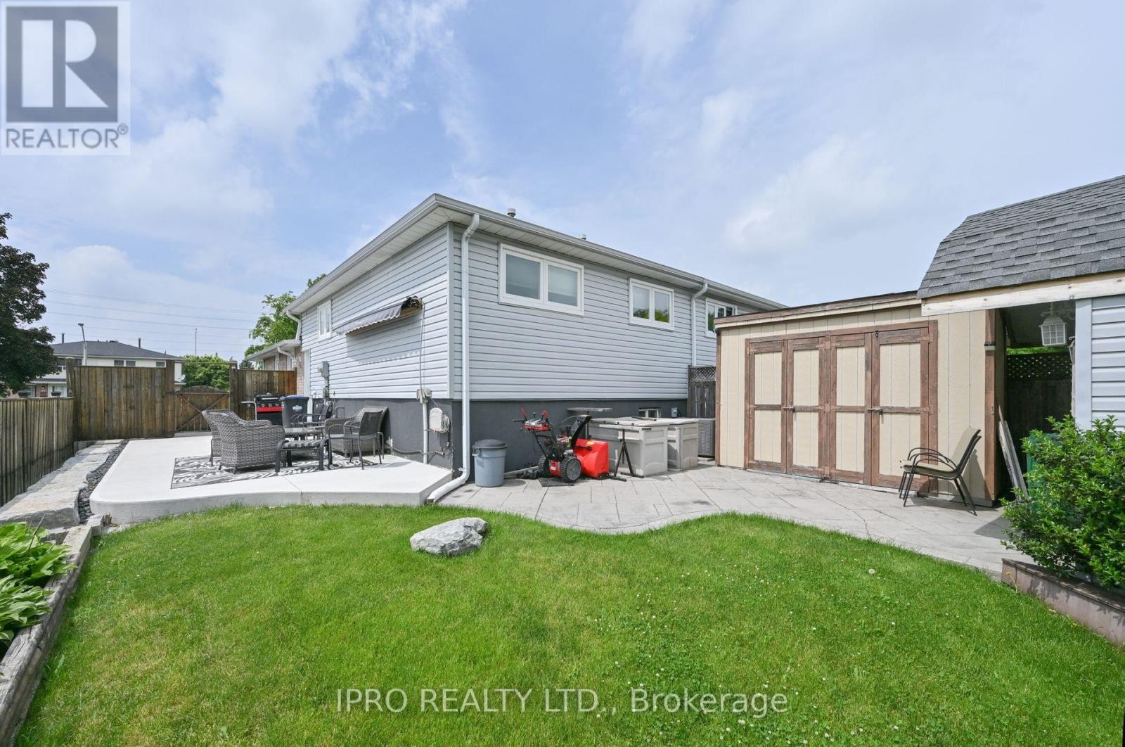 












44 MARBLEHEAD CRESCENT

,
Brampton (Central Park),




Ontario
L6S2V1

