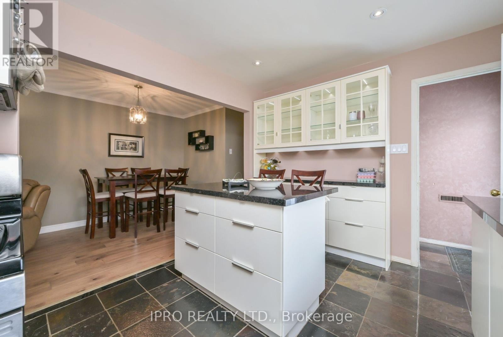 












44 MARBLEHEAD CRESCENT

,
Brampton (Central Park),




Ontario
L6S2V1

