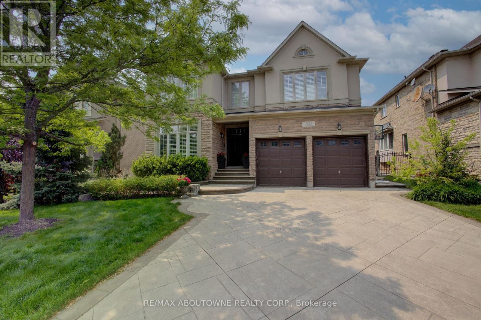 












1521 CRAIGLEITH ROAD

,
Oakville (JC Joshua Creek),




Ontario
L6H7W3

