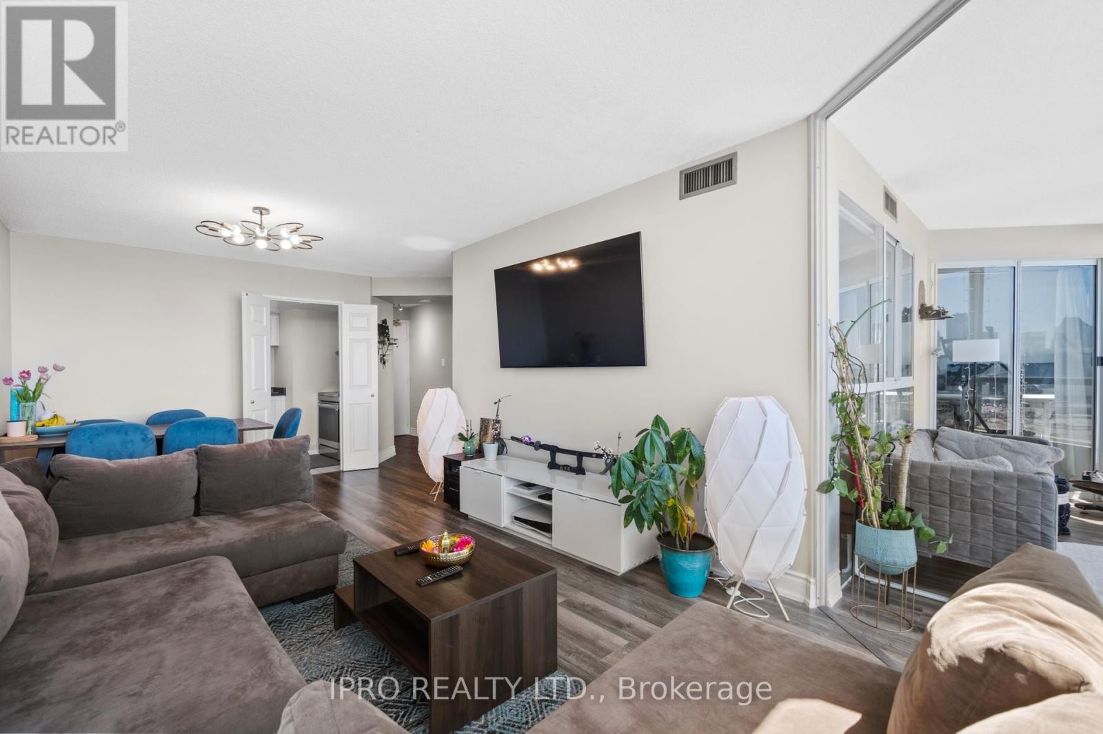 












2106 - 4460 TUCANA COURT

,
Mississauga (Hurontario),




Ontario
L5R3K9

