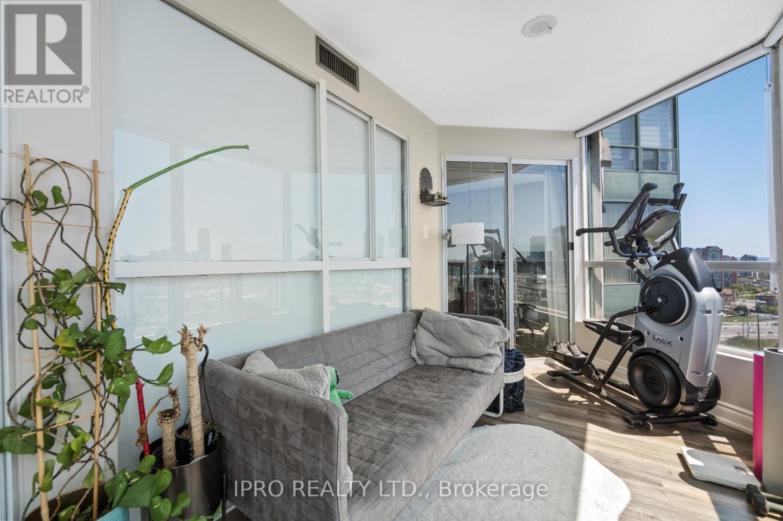 












2106 - 4460 TUCANA COURT

,
Mississauga (Hurontario),




Ontario
L5R3K9

