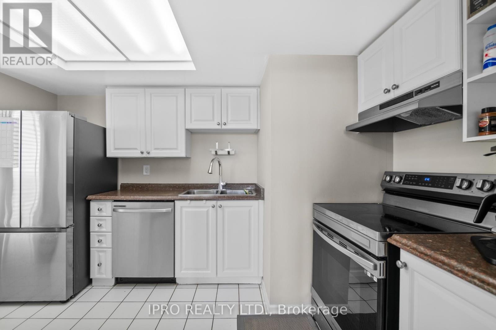 












2106 - 4460 TUCANA COURT

,
Mississauga (Hurontario),




Ontario
L5R3K9

