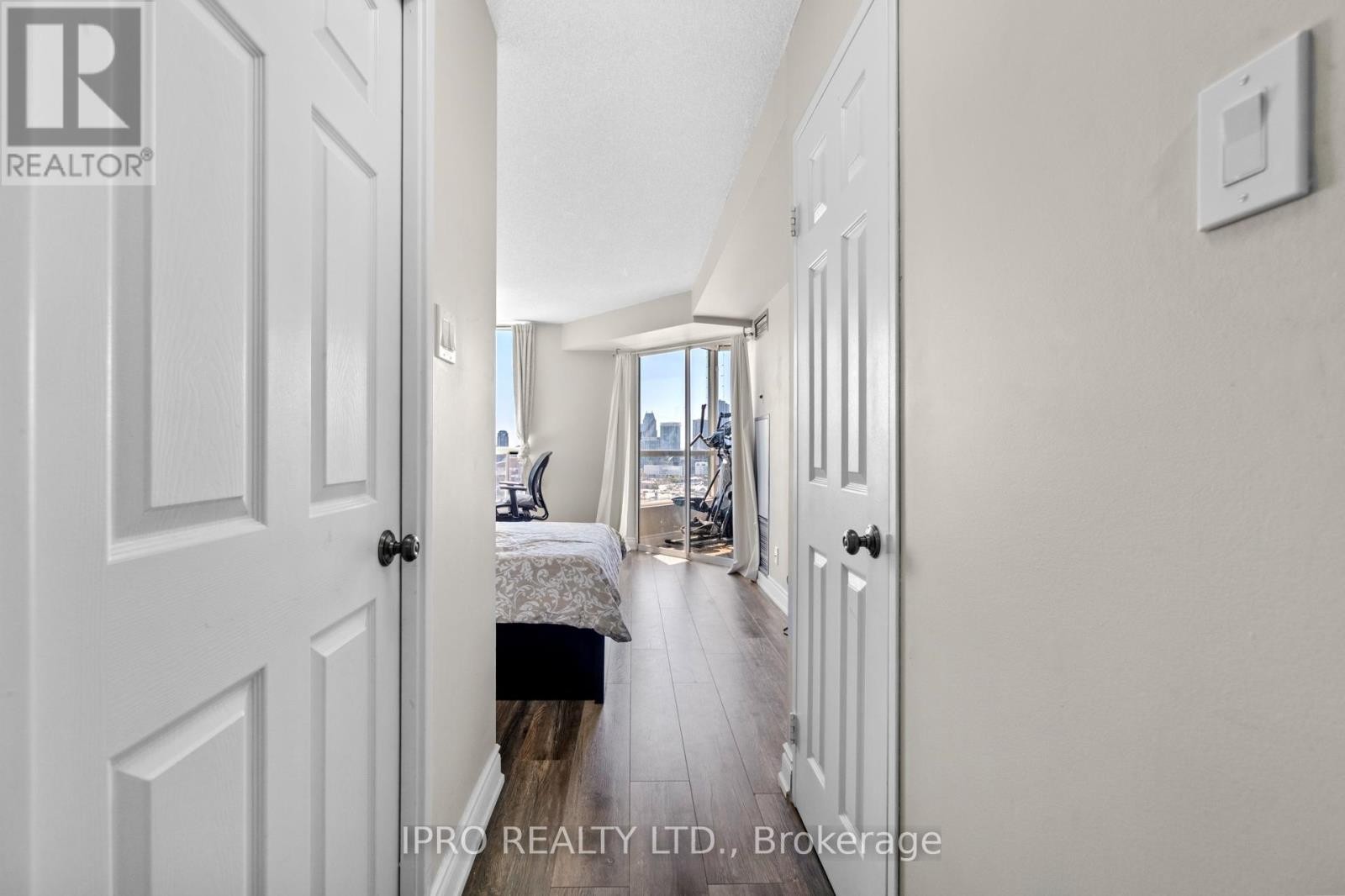 












2106 - 4460 TUCANA COURT

,
Mississauga (Hurontario),




Ontario
L5R3K9

