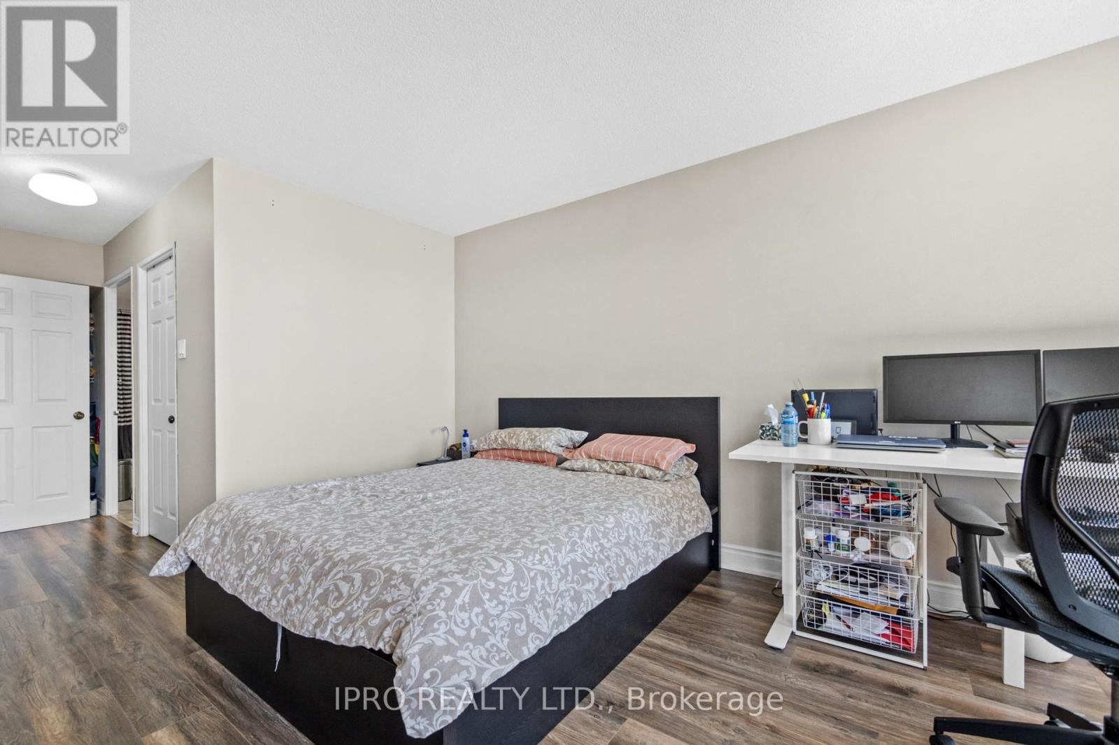 












2106 - 4460 TUCANA COURT

,
Mississauga (Hurontario),




Ontario
L5R3K9

