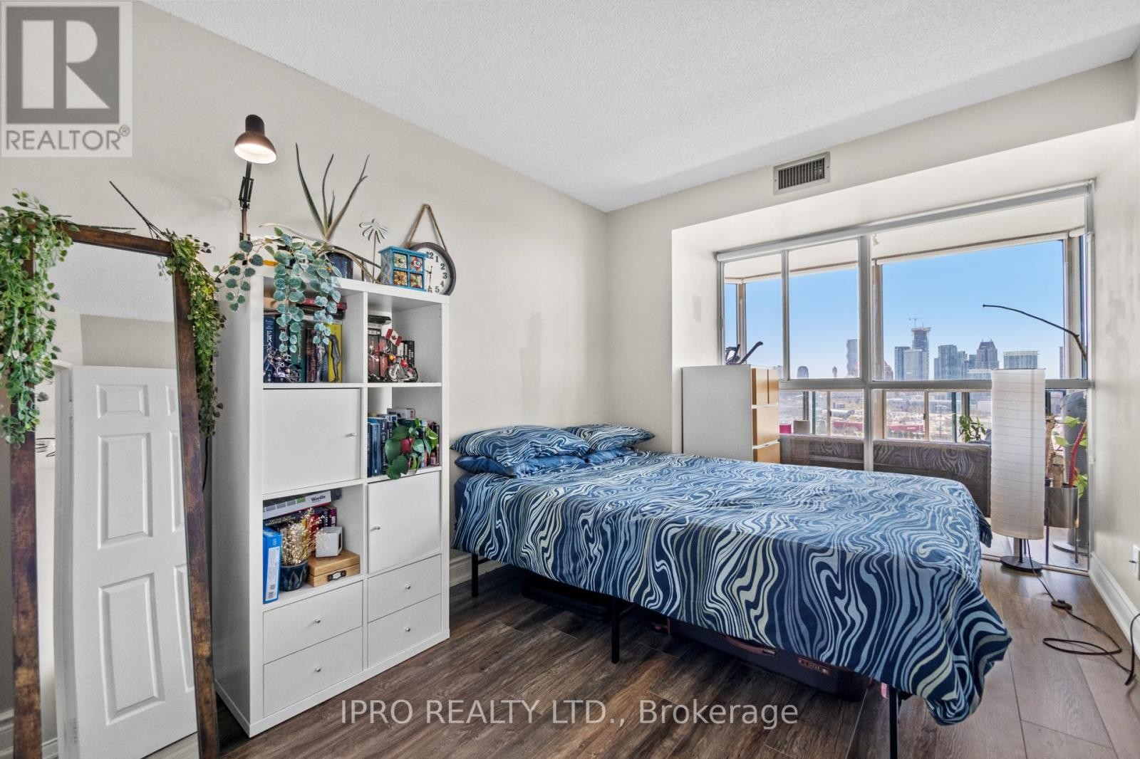 












2106 - 4460 TUCANA COURT

,
Mississauga (Hurontario),




Ontario
L5R3K9

