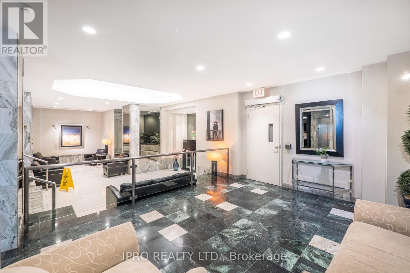 












2106 - 4460 TUCANA COURT

,
Mississauga (Hurontario),




Ontario
L5R3K9

