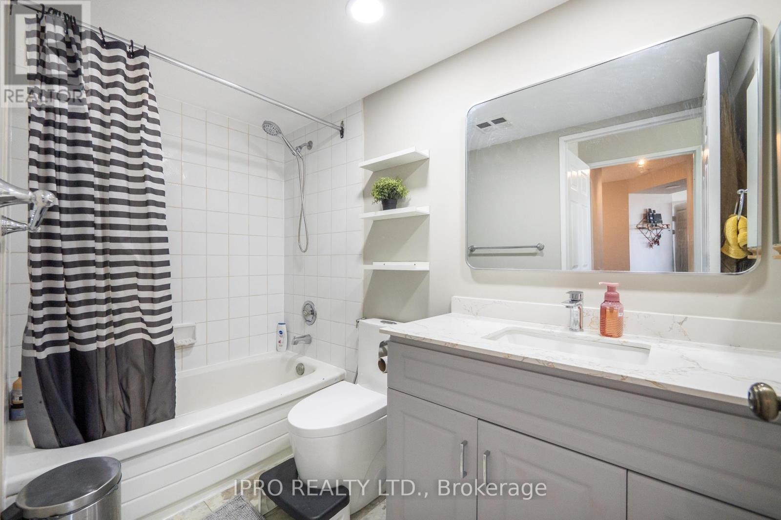 












2106 - 4460 TUCANA COURT

,
Mississauga (Hurontario),




Ontario
L5R3K9

