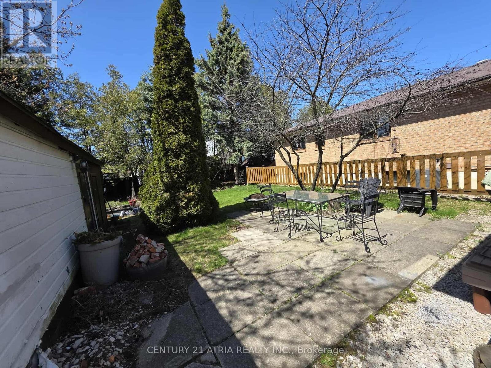 












931 GARDNER AVENUE

,
Mississauga (Lakeview),




Ontario
L5E1B3

