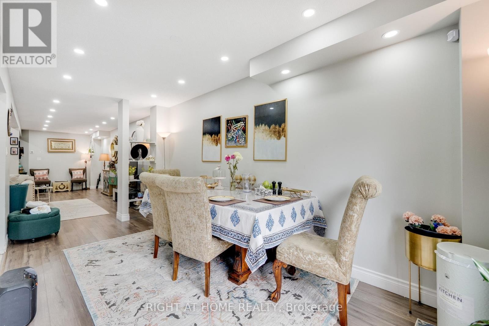 












5146 PORTER STREET

,
Burlington (Uptown),




Ontario
L7L6K8

