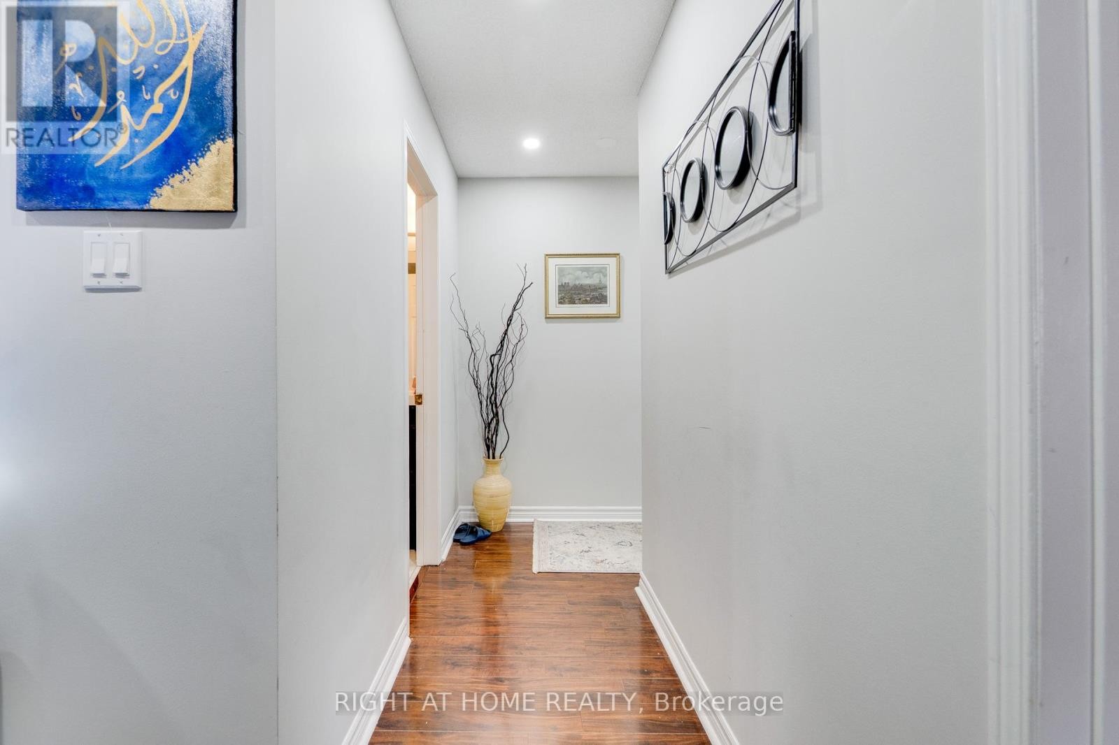 












5146 PORTER STREET

,
Burlington (Uptown),




Ontario
L7L6K8


