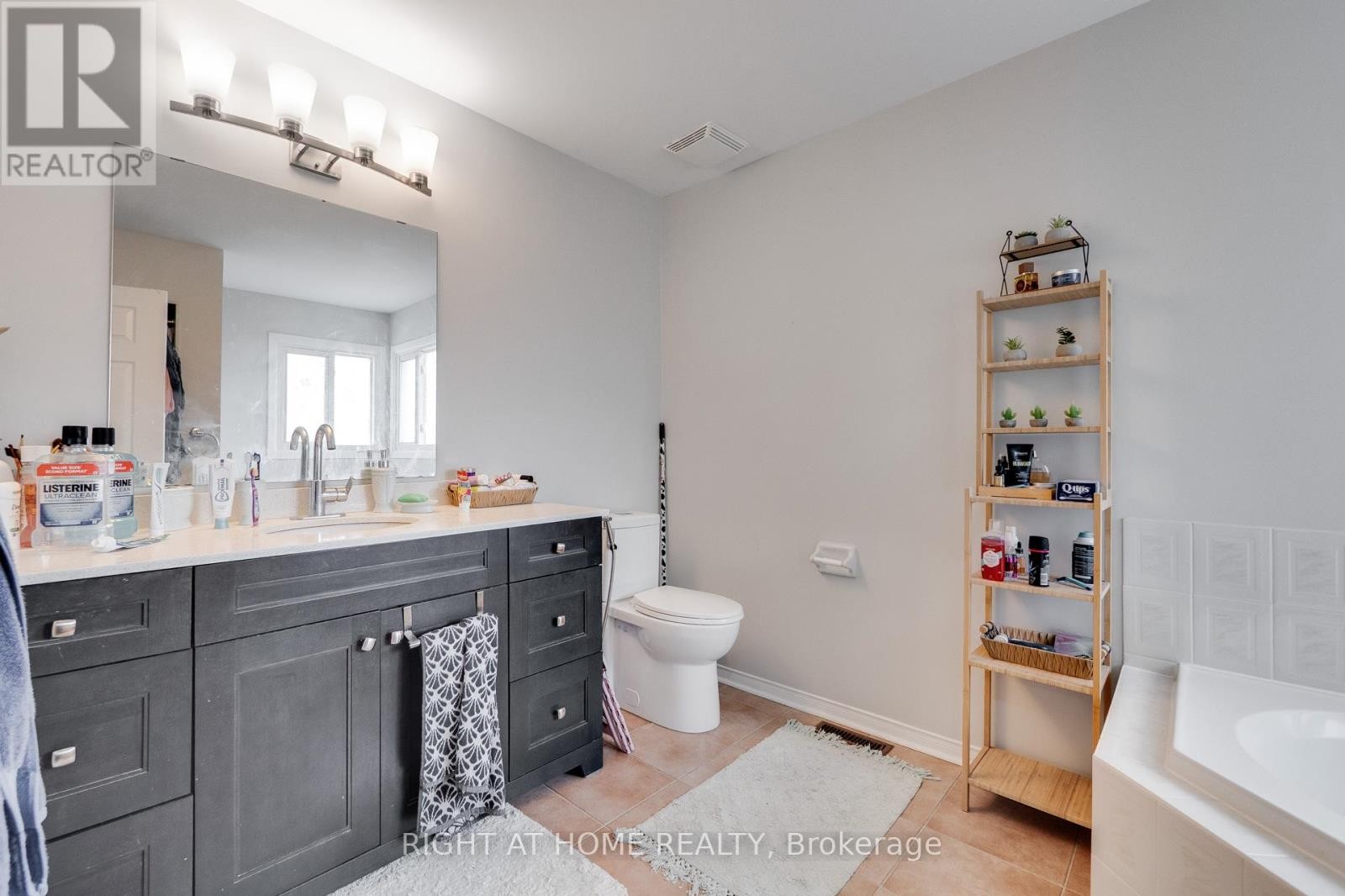 












5146 PORTER STREET

,
Burlington (Uptown),




Ontario
L7L6K8

