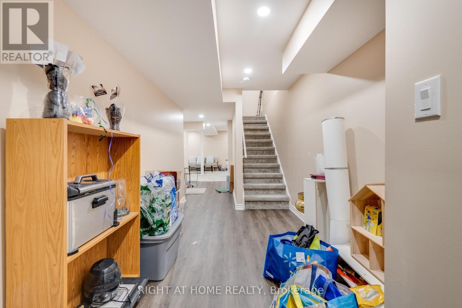 












5146 PORTER STREET

,
Burlington (Uptown),




Ontario
L7L6K8


