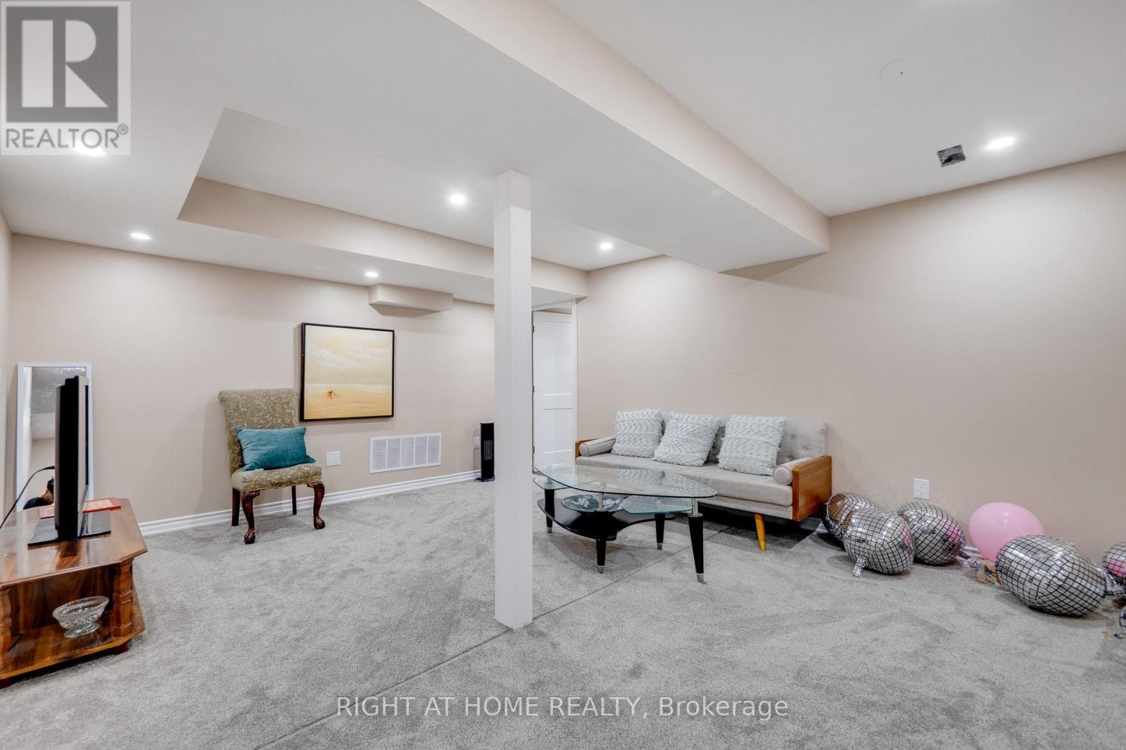 












5146 PORTER STREET

,
Burlington (Uptown),




Ontario
L7L6K8

