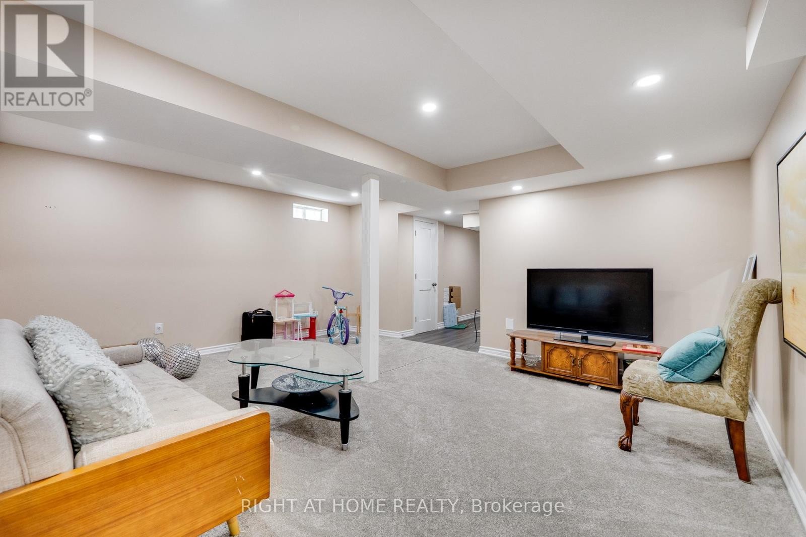 












5146 PORTER STREET

,
Burlington (Uptown),




Ontario
L7L6K8

