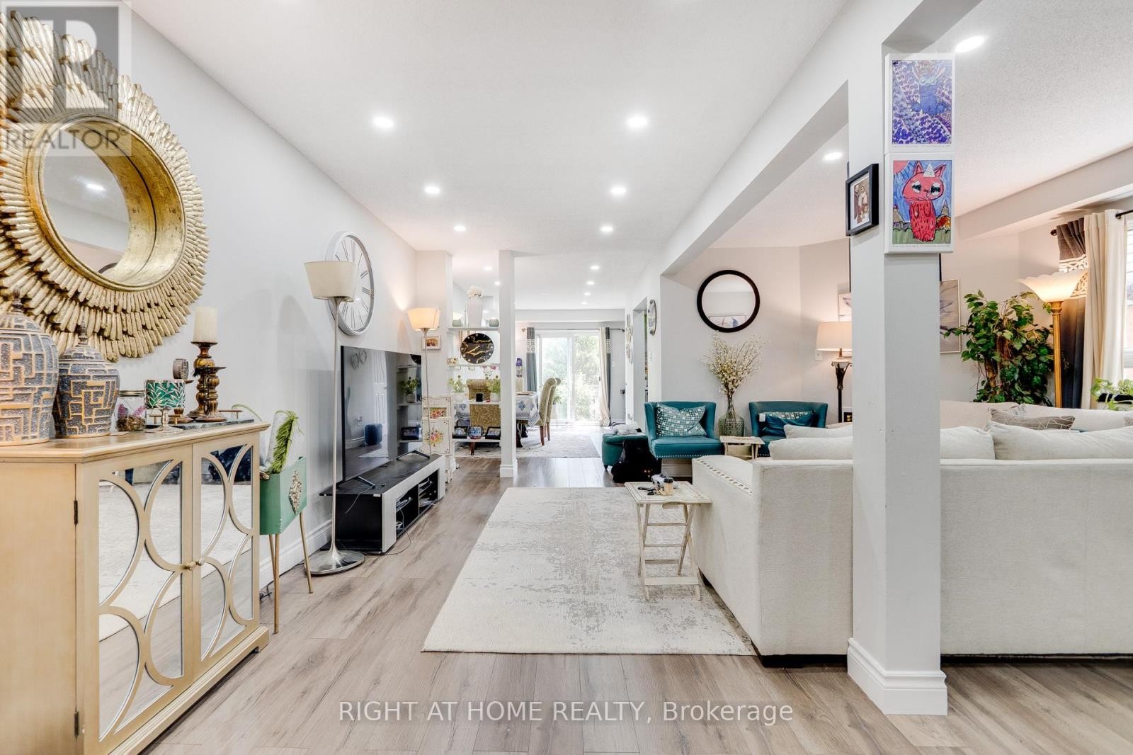 












5146 PORTER STREET

,
Burlington (Uptown),




Ontario
L7L6K8

