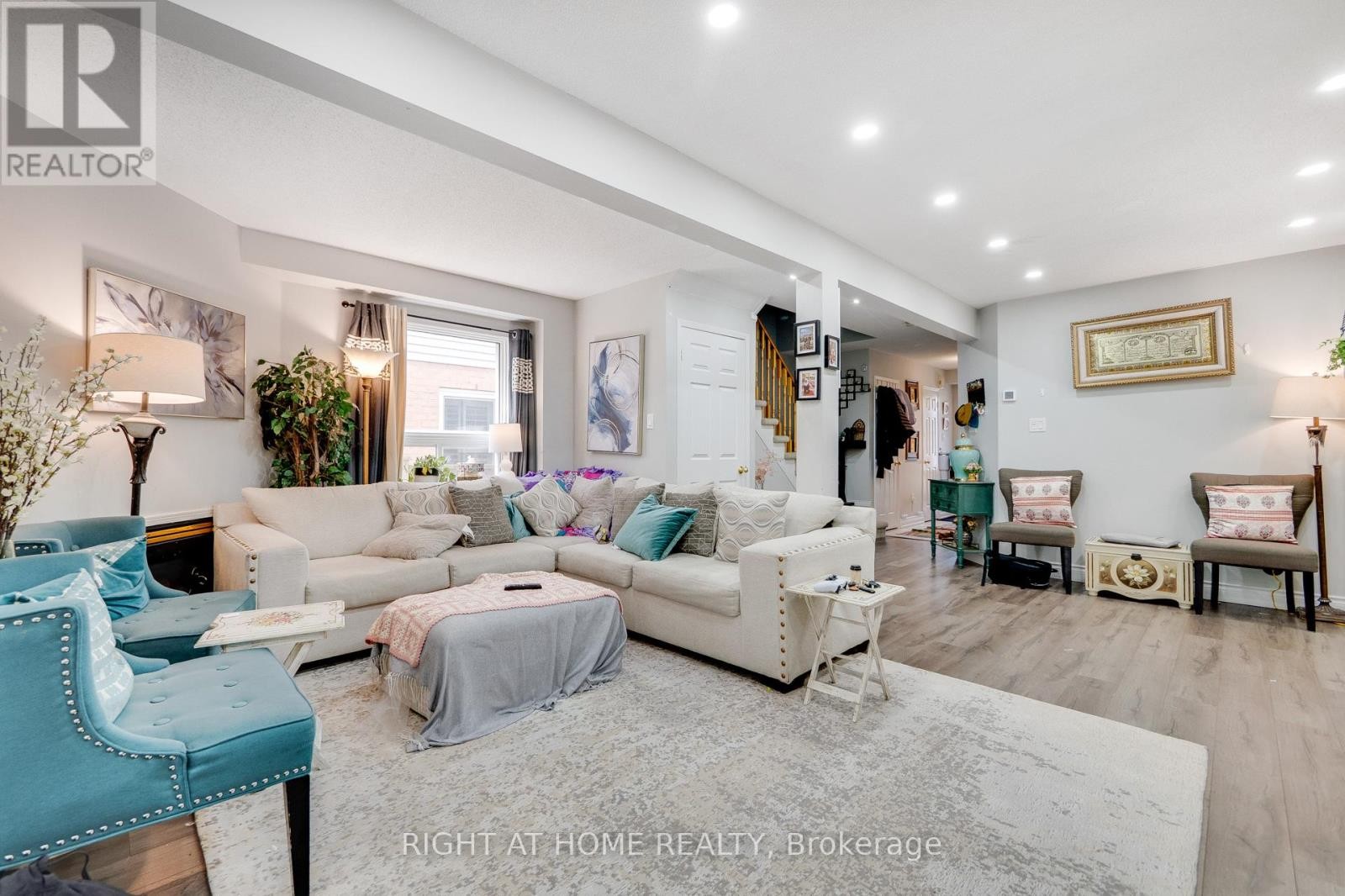 












5146 PORTER STREET

,
Burlington (Uptown),




Ontario
L7L6K8

