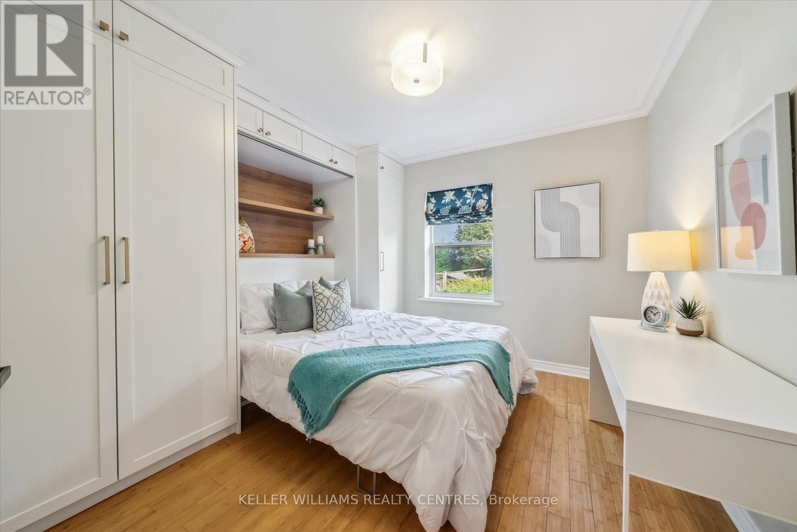 












13 VILLA ROAD

,
Toronto (Long Branch),




Ontario
M8W1M4

