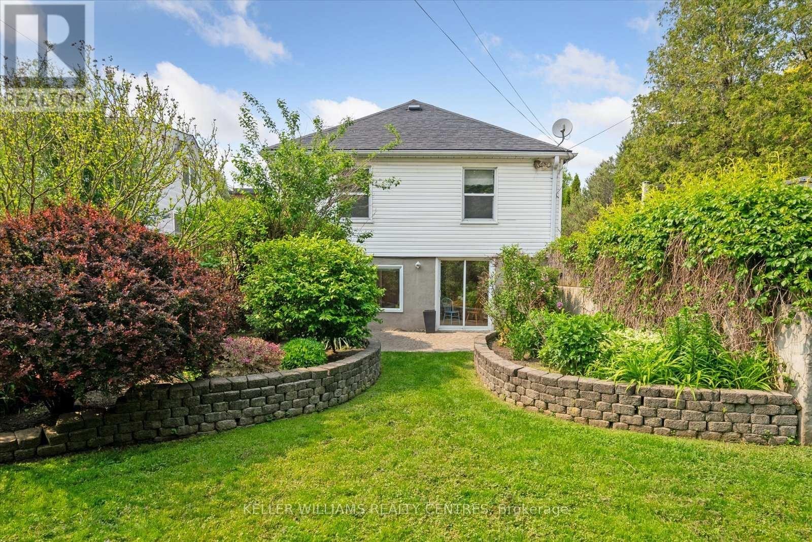 












13 VILLA ROAD

,
Toronto (Long Branch),




Ontario
M8W1M4

