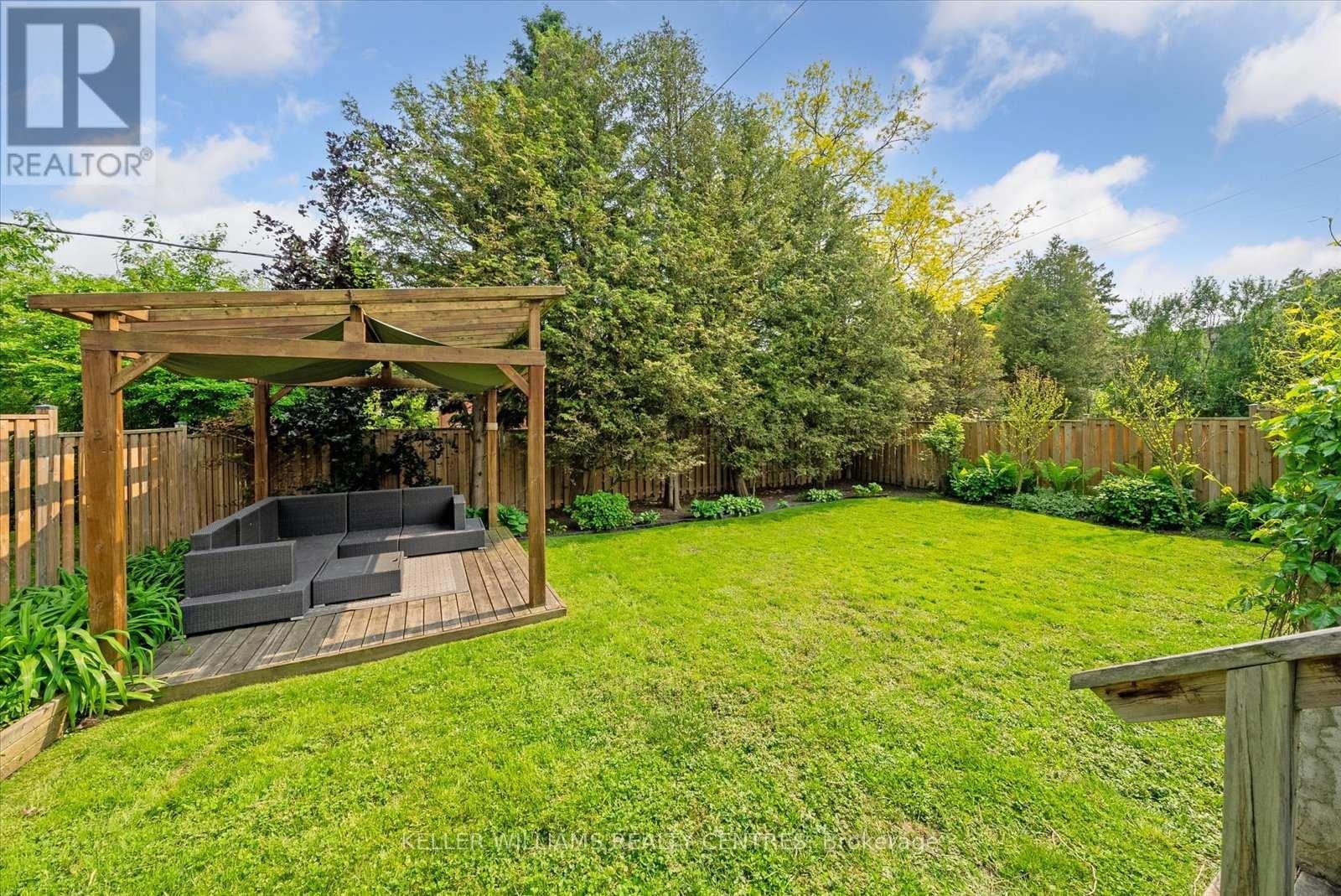 












13 VILLA ROAD

,
Toronto (Long Branch),




Ontario
M8W1M4


