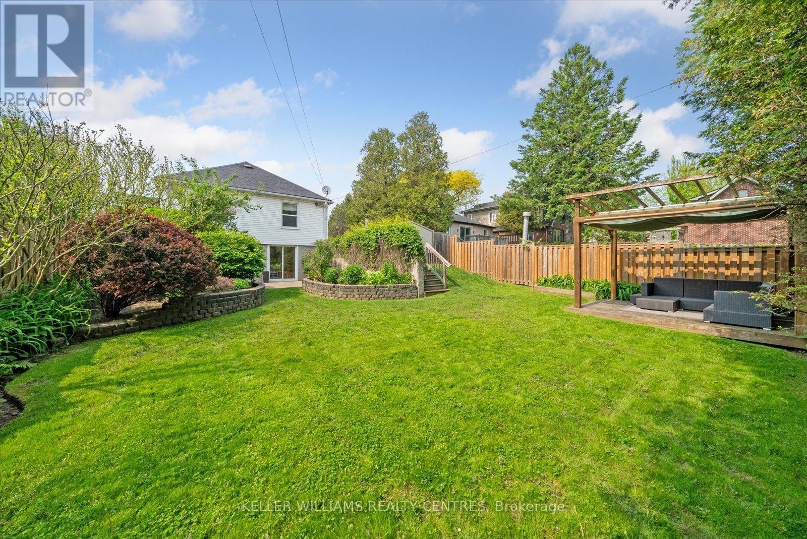 












13 VILLA ROAD

,
Toronto (Long Branch),




Ontario
M8W1M4

