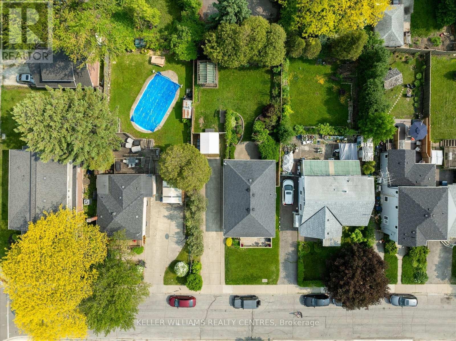 












13 VILLA ROAD

,
Toronto (Long Branch),




Ontario
M8W1M4

