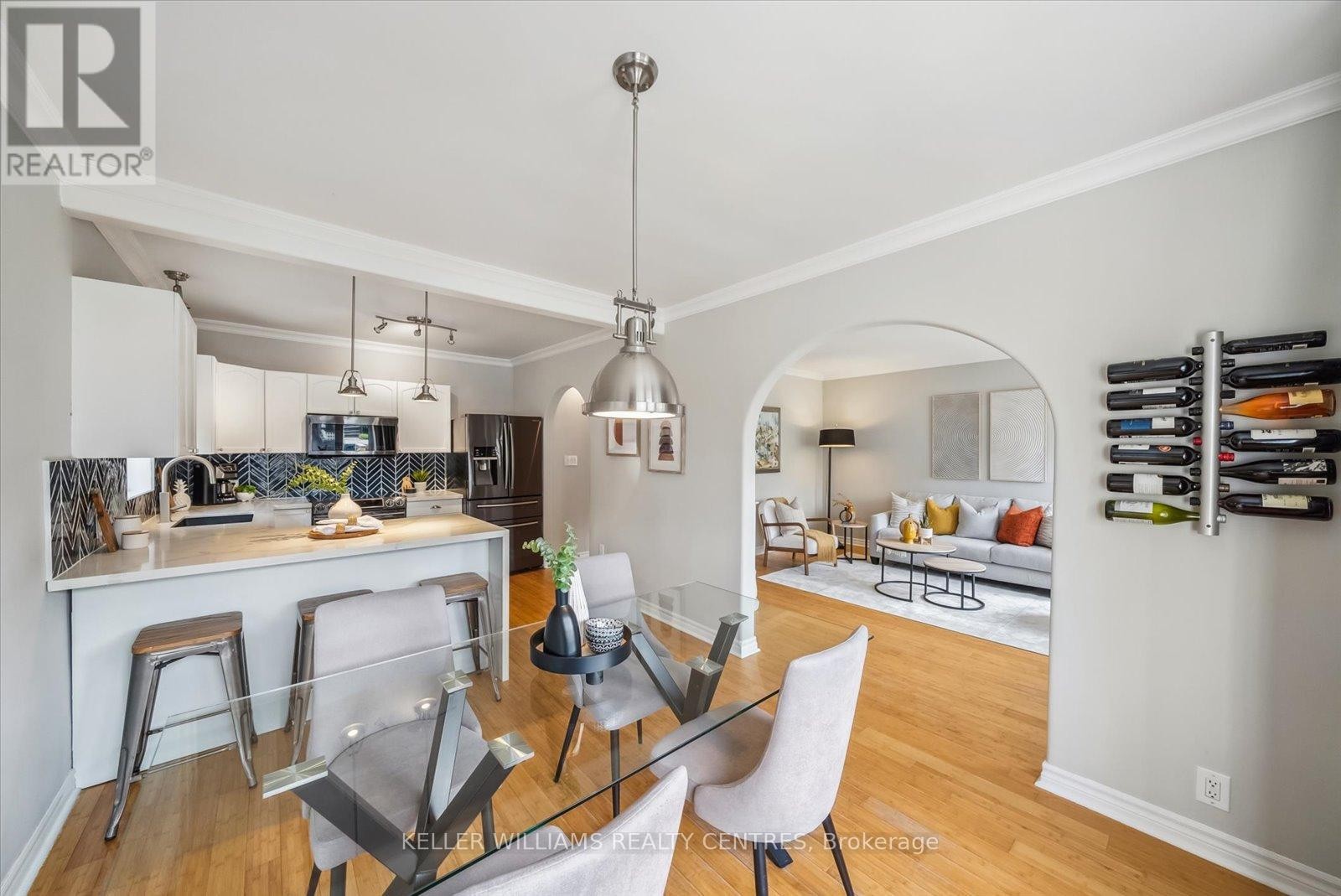












13 VILLA ROAD

,
Toronto (Long Branch),




Ontario
M8W1M4

