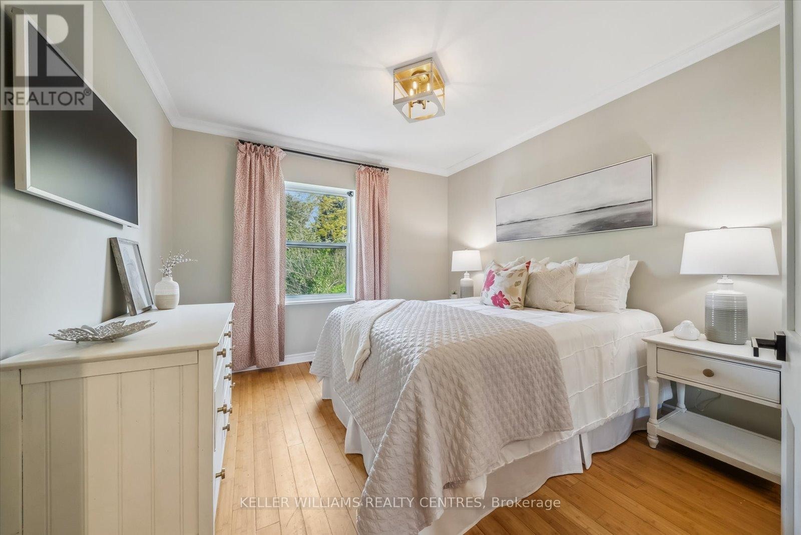 












13 VILLA ROAD

,
Toronto (Long Branch),




Ontario
M8W1M4

