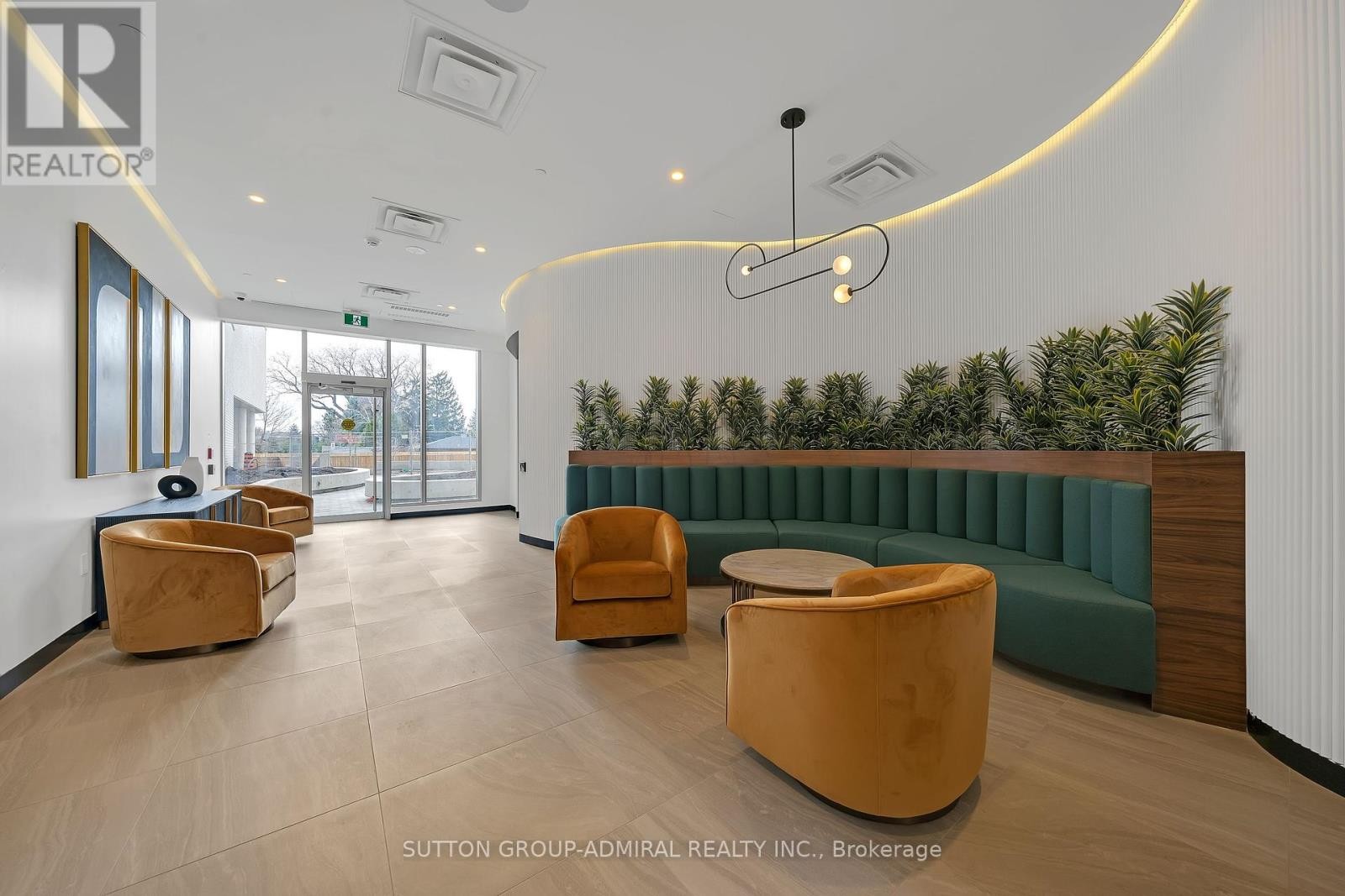 












510 - 689 THE QUEENSWAY

,
Toronto (Stonegate-Queensway),




Ontario
M8Y1L1

