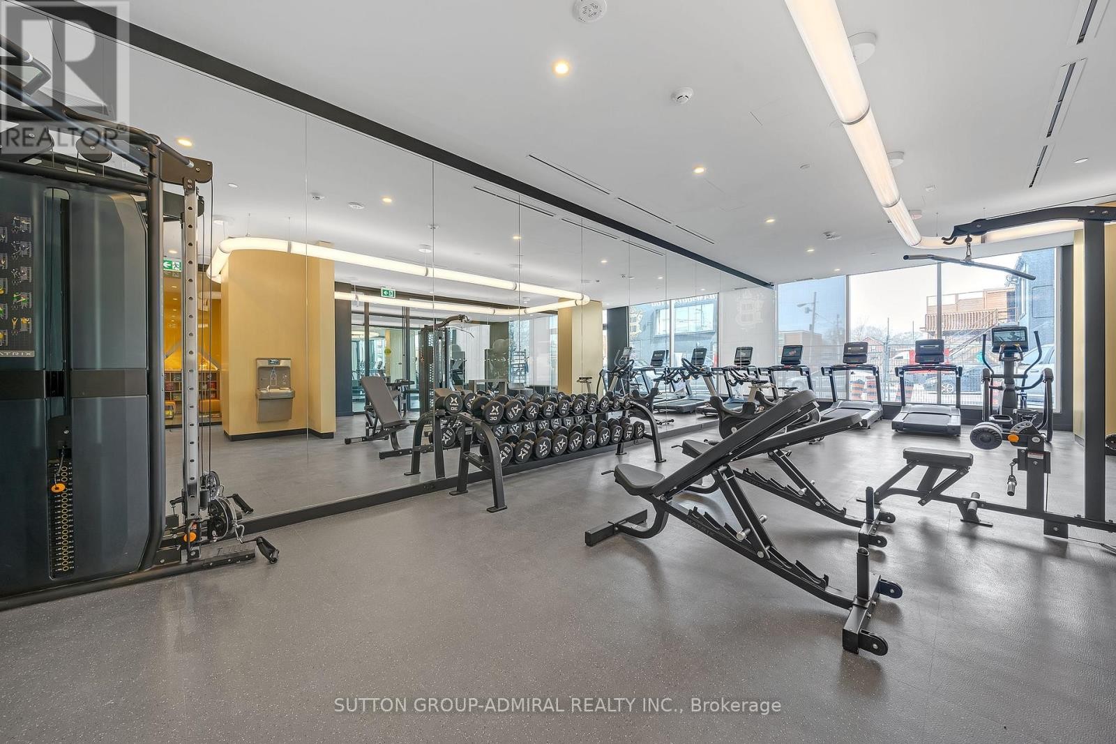 












510 - 689 THE QUEENSWAY

,
Toronto (Stonegate-Queensway),




Ontario
M8Y1L1

