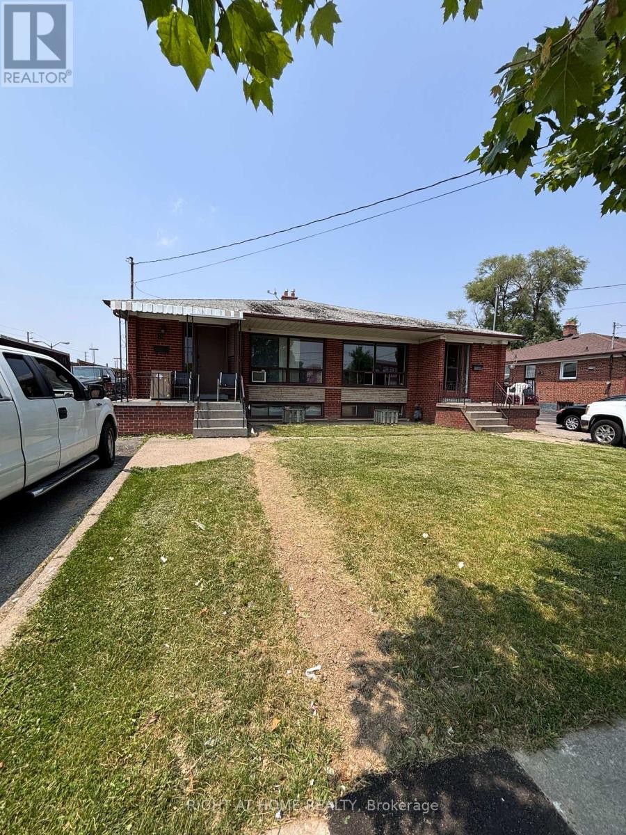 












8-10 THISTLE DOWN BOULEVARD

,
Toronto (Thistletown-Beaumonde Heights),




Ontario
M9V1H8

