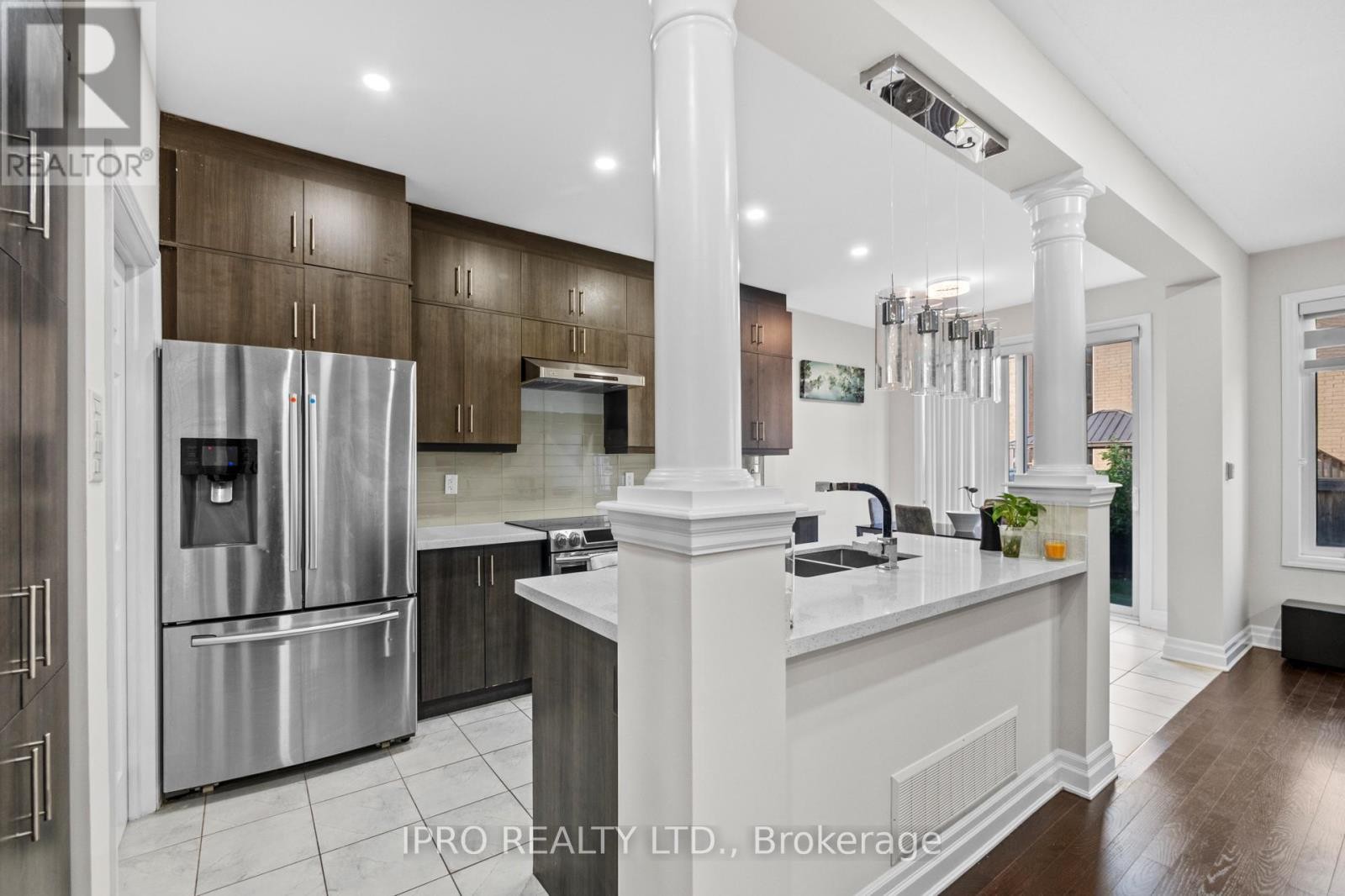 












923 PENSON CRESCENT

,
Milton (CO Coates),




Ontario
L9T8Z7

