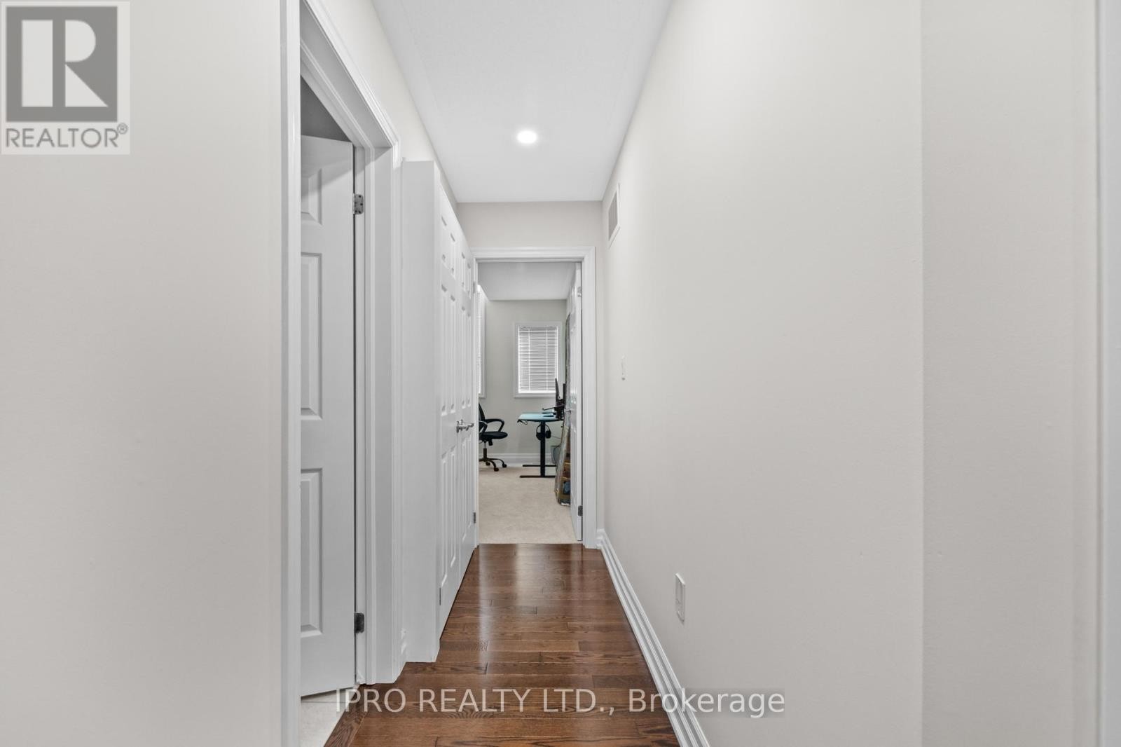 












923 PENSON CRESCENT

,
Milton (CO Coates),




Ontario
L9T8Z7

