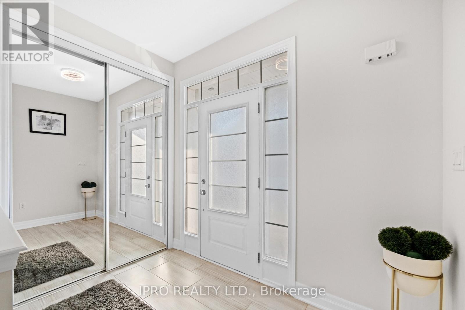 












923 PENSON CRESCENT

,
Milton (CO Coates),




Ontario
L9T8Z7

