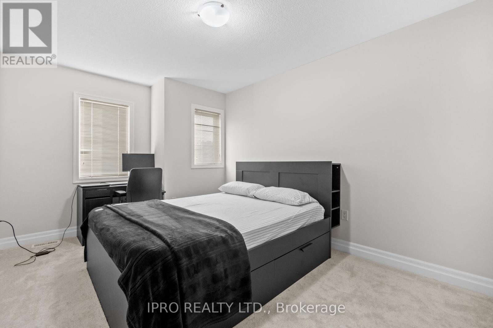 












923 PENSON CRESCENT

,
Milton (CO Coates),




Ontario
L9T8Z7

