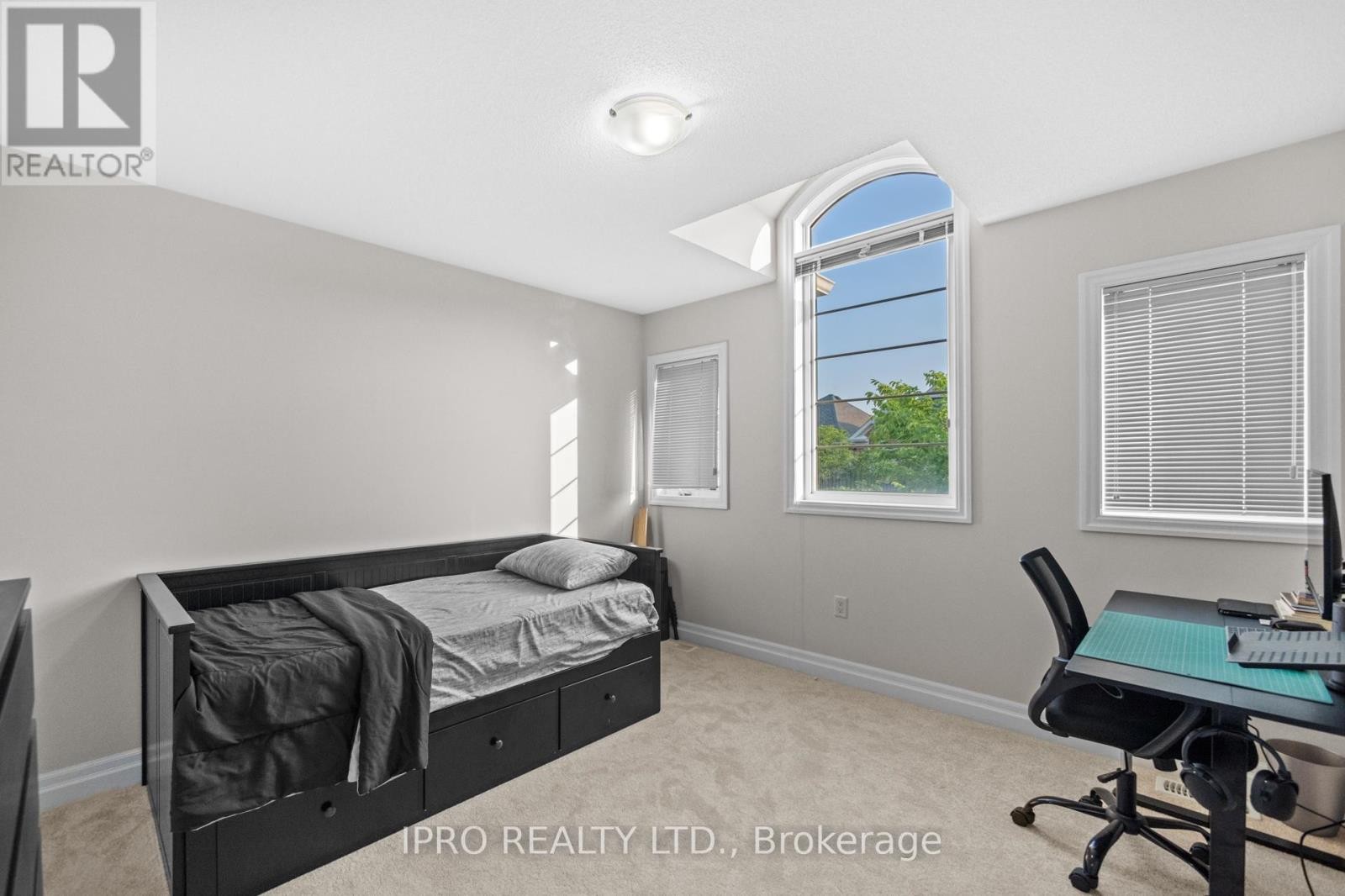 












923 PENSON CRESCENT

,
Milton (CO Coates),




Ontario
L9T8Z7

