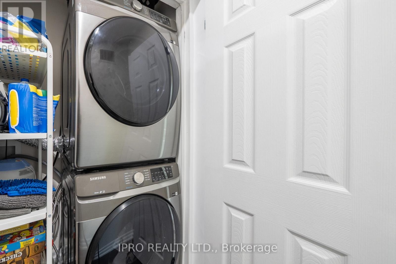 












923 PENSON CRESCENT

,
Milton (CO Coates),




Ontario
L9T8Z7

