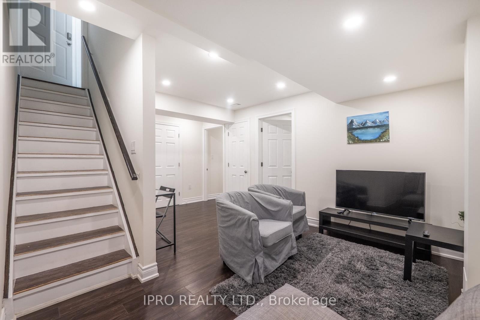 












923 PENSON CRESCENT

,
Milton (CO Coates),




Ontario
L9T8Z7

