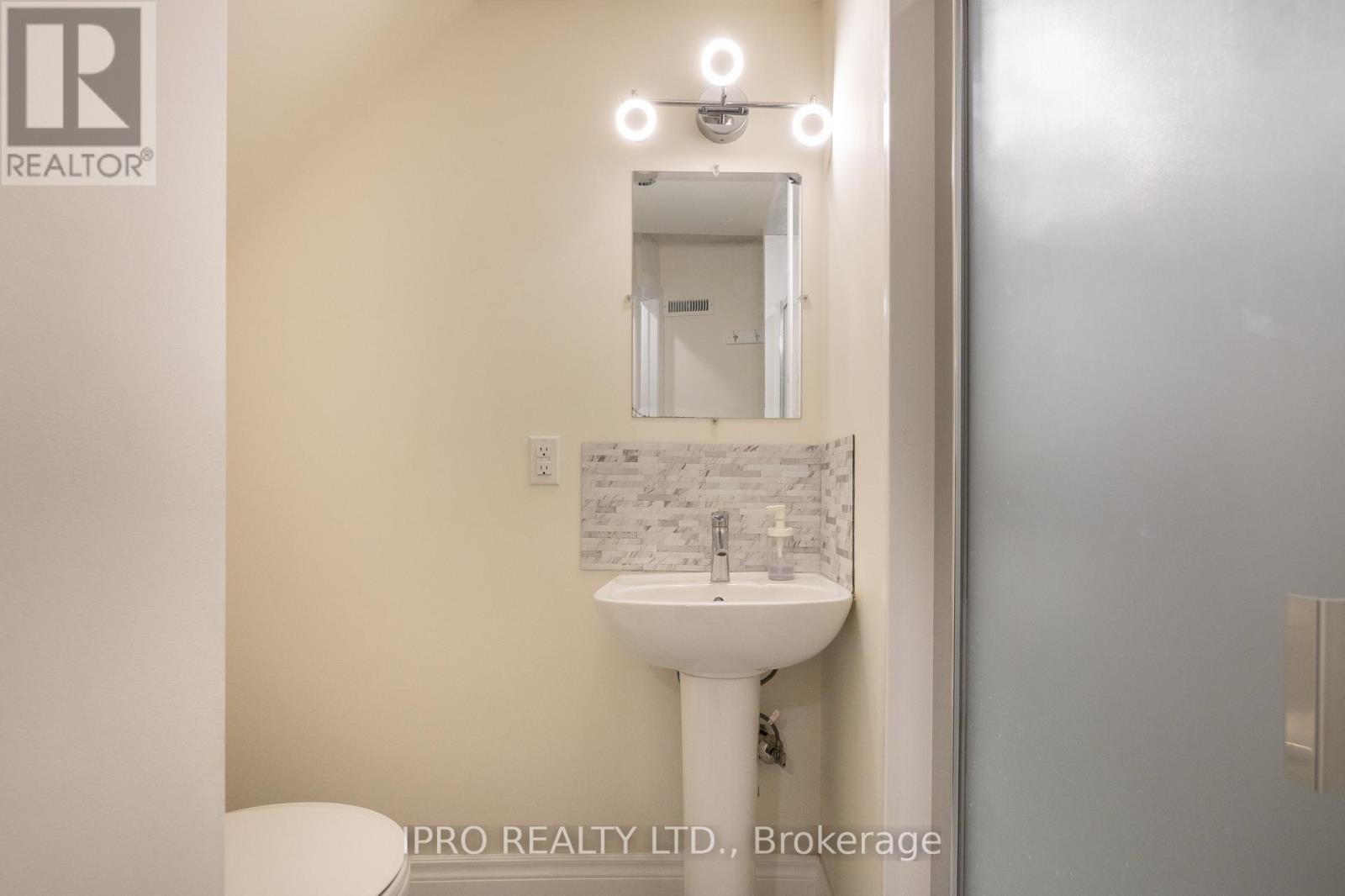 












923 PENSON CRESCENT

,
Milton (CO Coates),




Ontario
L9T8Z7

