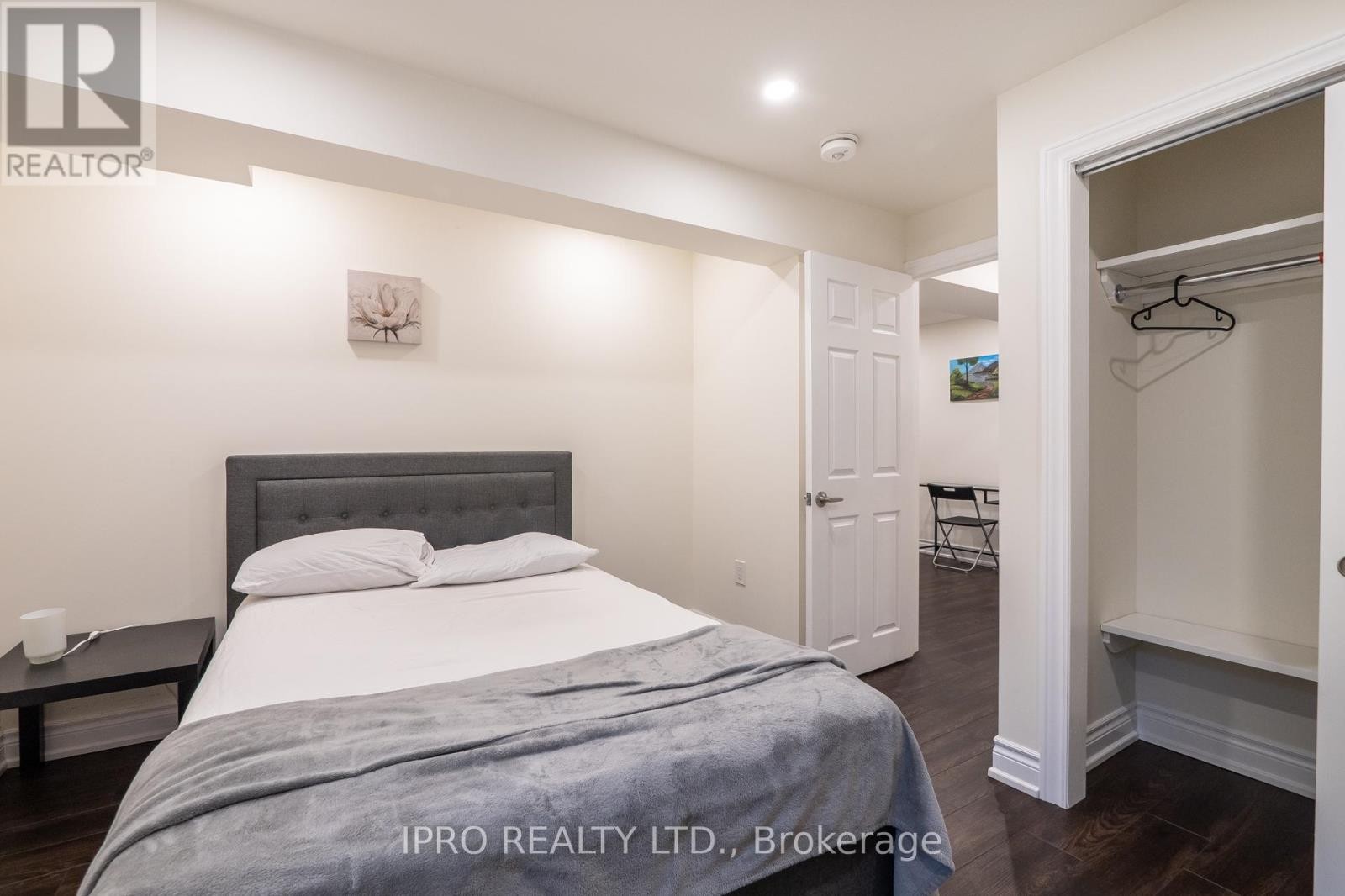 












923 PENSON CRESCENT

,
Milton (CO Coates),




Ontario
L9T8Z7

