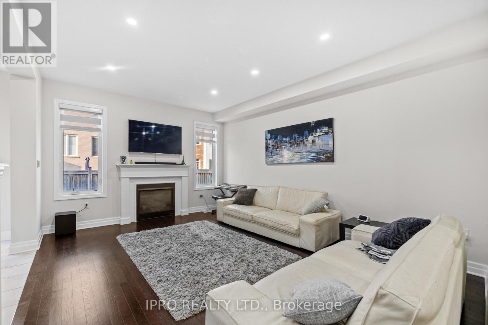












923 PENSON CRESCENT

,
Milton (CO Coates),




Ontario
L9T8Z7

