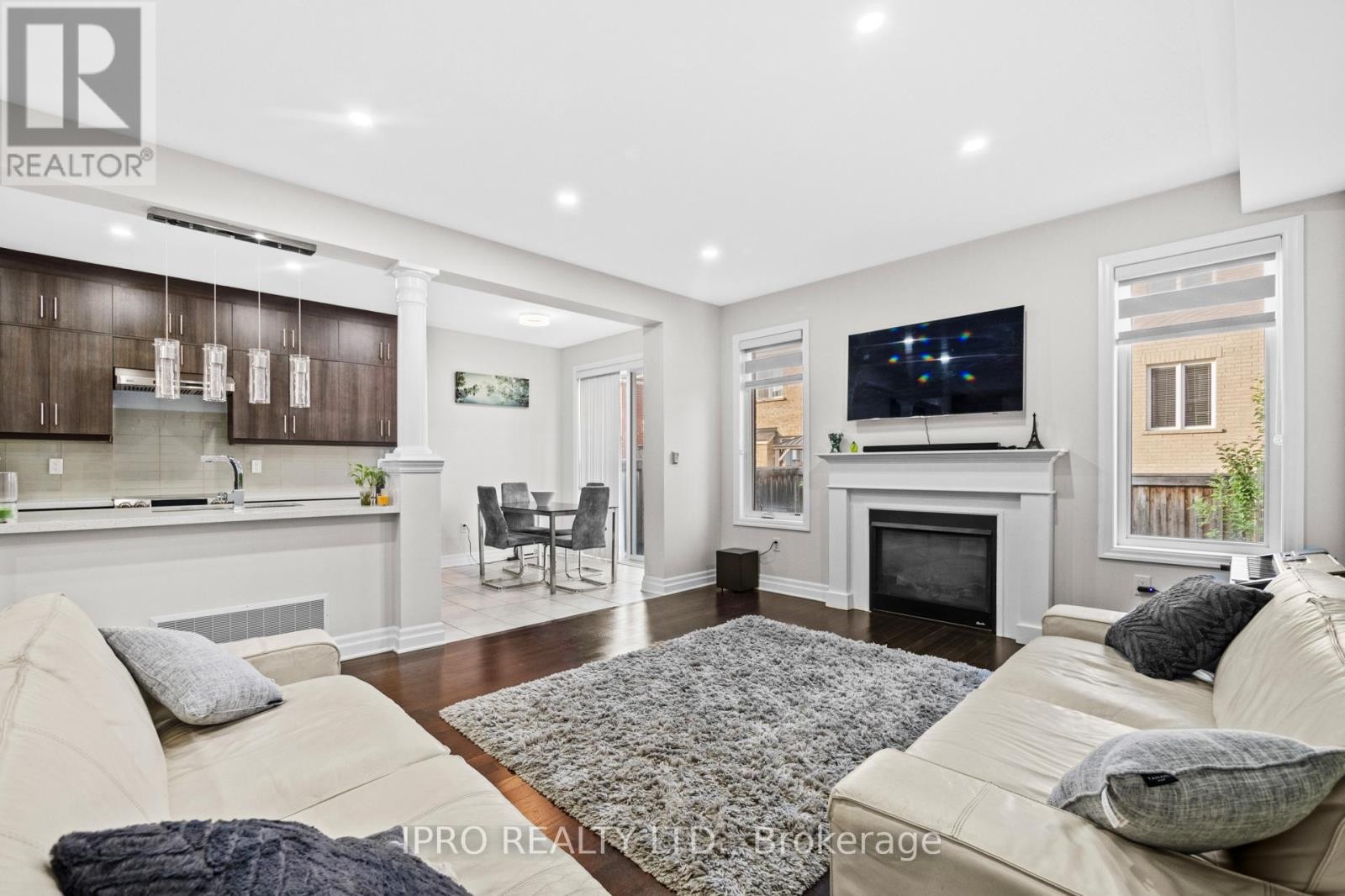 












923 PENSON CRESCENT

,
Milton (CO Coates),




Ontario
L9T8Z7

